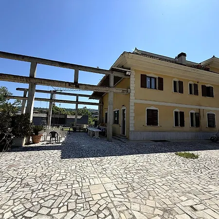 Casa Lu' 10 *